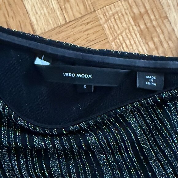 Vero Moda- Silver and Black dress - Picture 2 of 3